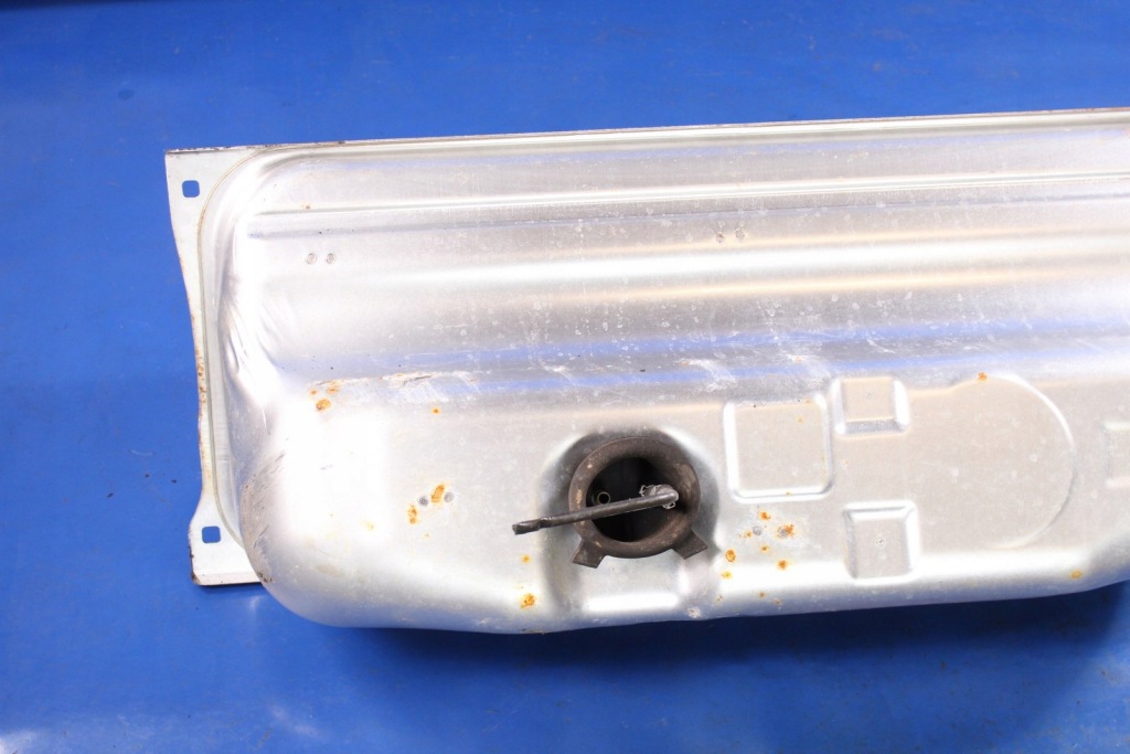 Bak бак пального mercedes slk w171 a1714701801 в Україні