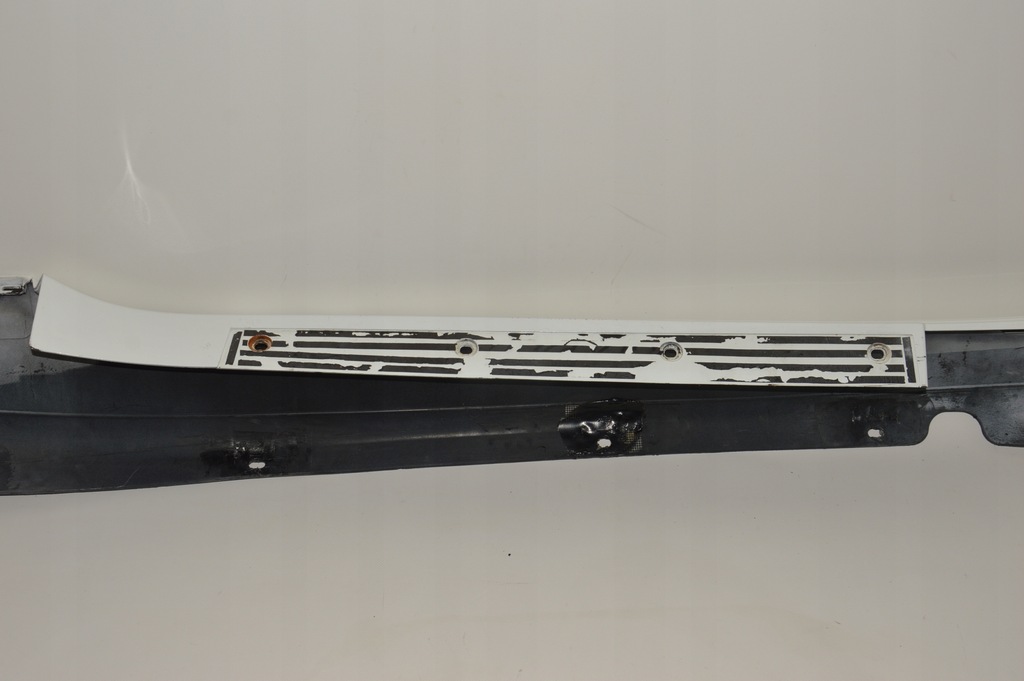 фото №8, Maserati granturismo молдинг накладка порог левая