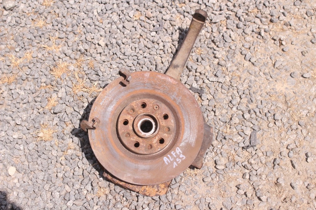 Купити Alfa romeo 159 1.9 jtd 8v поворотний кулак ліве перед