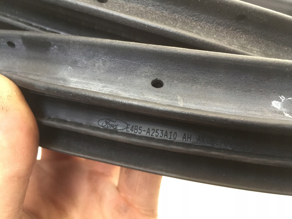 фото №2, Ford ka+ plus 18 прокладка кузовная дверь задняя p