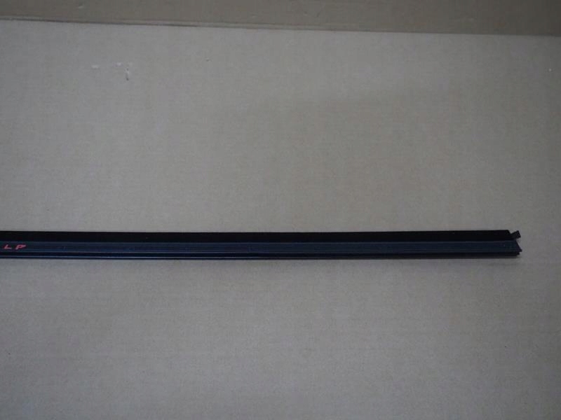 фото №8, Молдинг уплотнитель дверь parapet левый перед peugeot 208 ii 9823196280