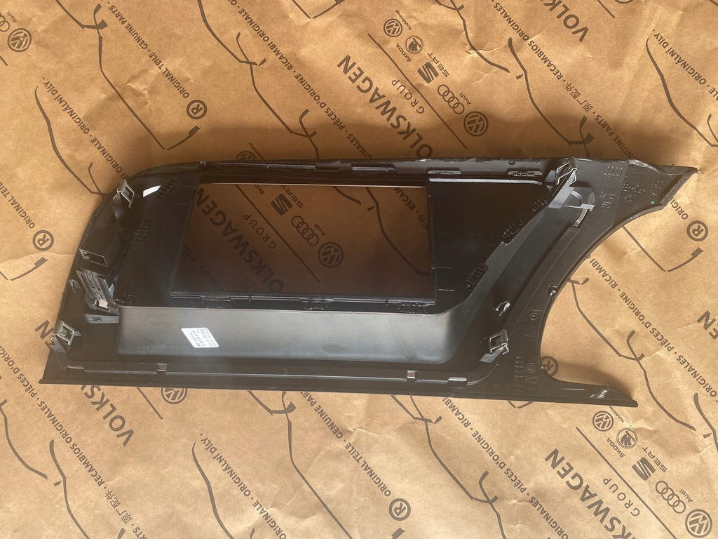 фото №13, Рамка dekor дисплея спидометра piano audi a5 8t lift s-line 8t1857186ae