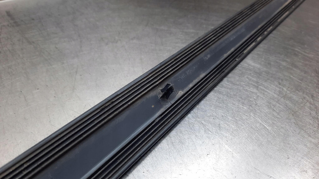 фото №10, Молдинг двері правий перед 08620165 volvo s40 ii v50 04-12r