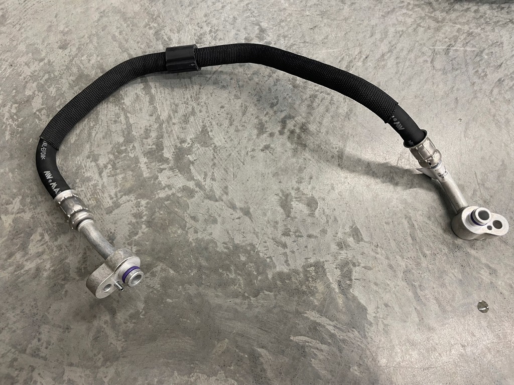 фото №1, Шланг кондиционера a5 8w 8w0816721bc оригинал