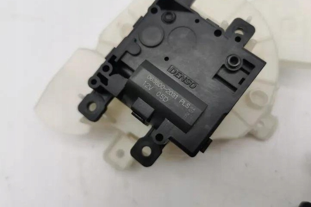 фото №8, Клапаны управляющий отопители toyota rav 4 v xa50 0638009004 2.5l hybrid