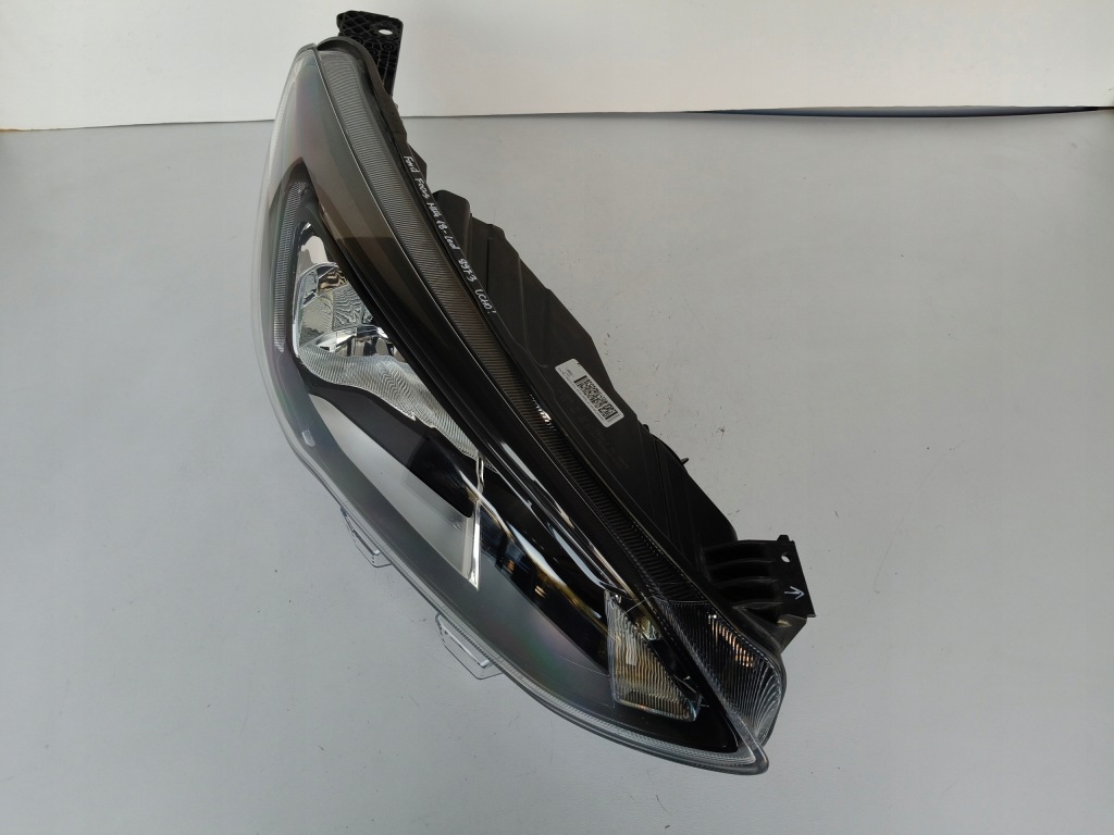 Фара правый  фара ford focus mk4 18- led Доставка