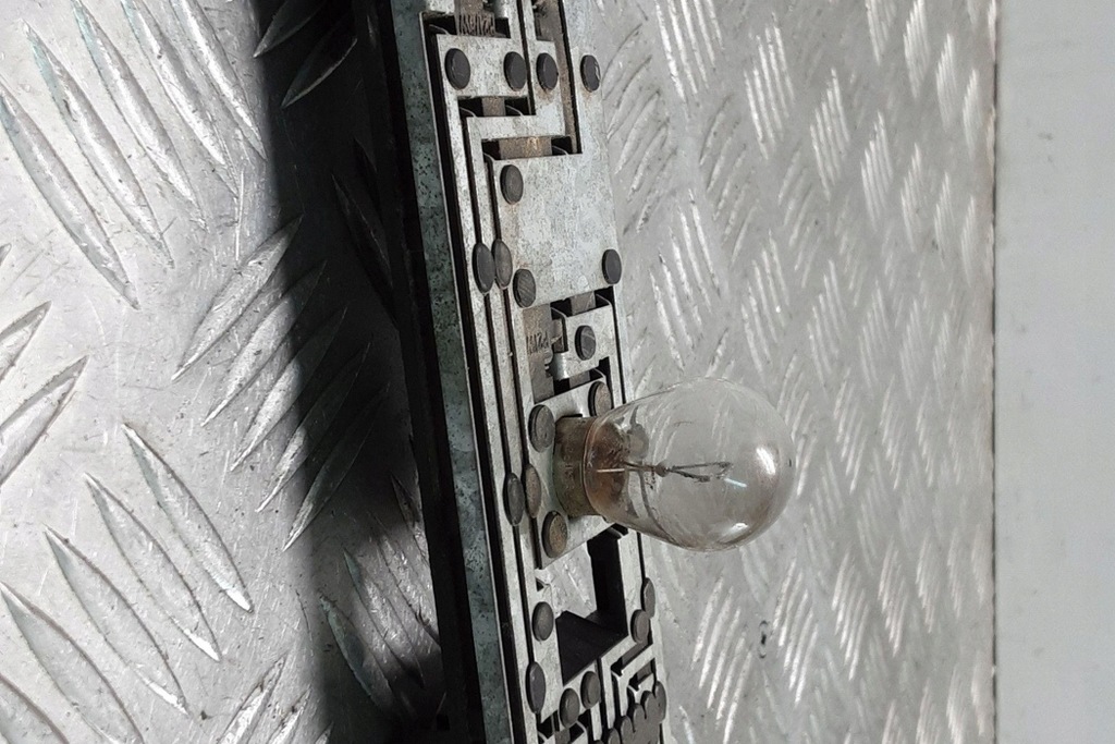 фото №1, Контакти задній лампи mini cooper r50, r53 63216916395 1.6l бензиновий 2001