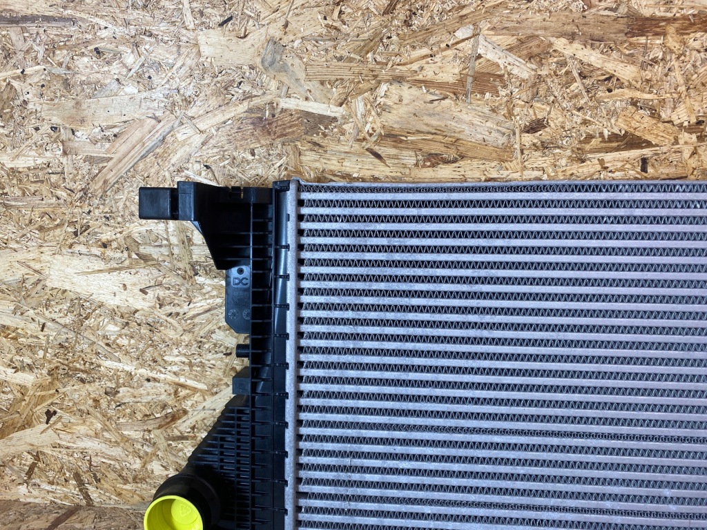 Радиатор воздуха интеркулер mercedes w177 w247 w118 a2475006100 Киев