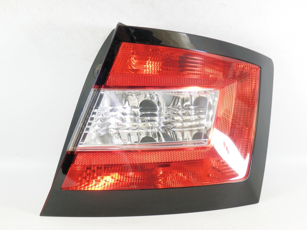 фото №1, Лампа правый задняя skoda fabia iii 6v6945096