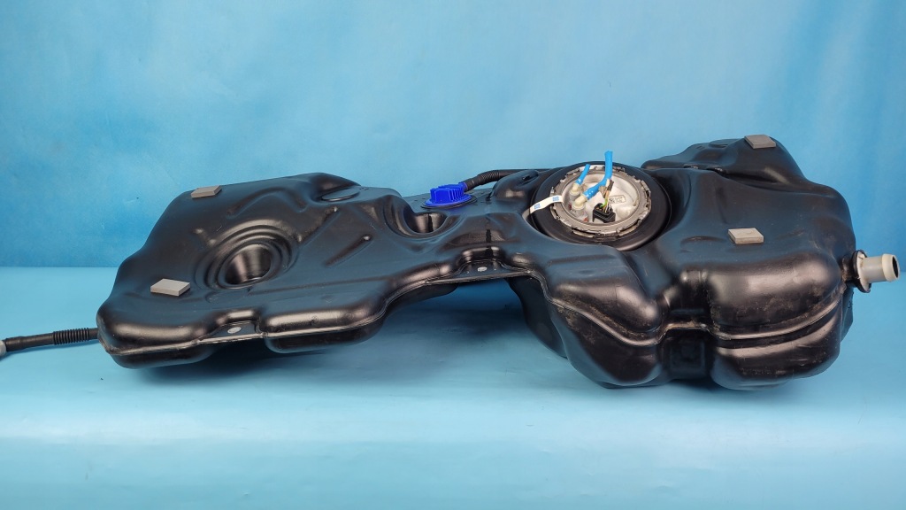 фото №9, Bmw 2' f44 218d gran coupe 2.0 дизель бак топлива 7465134 насос 7300466