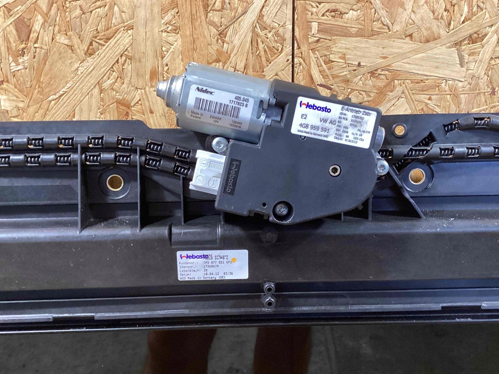 фото №7, Porsche cayenne люк панорама 7p5877021 95856407100