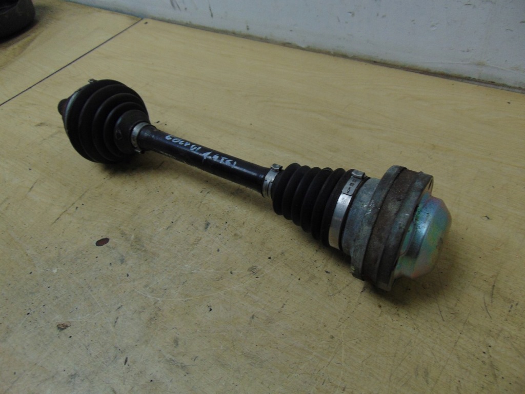 Приводной вал левая перед vw golf vi 1.4 tsi 1k0407271jj в Украине