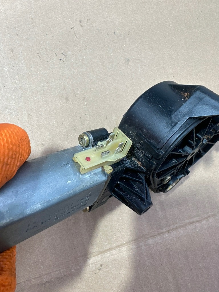 Моторчик спинка сидіння лівий, lewego mercedes sl r230, w230 zu в Україні