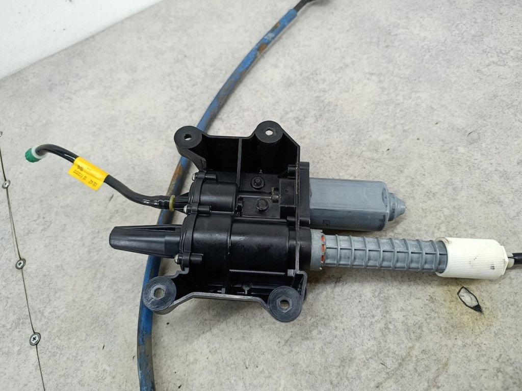 Гальмо ручний електричний peugeot 5008 9682474880 a2c53293632 bosch Зі Шроту