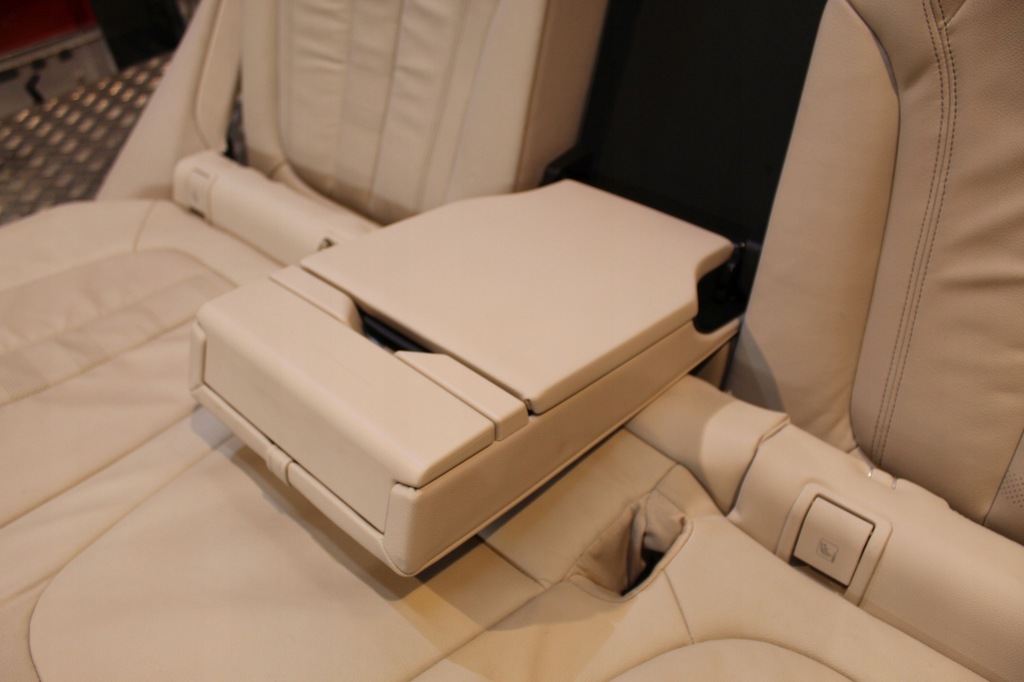 фото №14, Bmw x5 g05 sport оббивка сидіння підігрів заднє сидіння