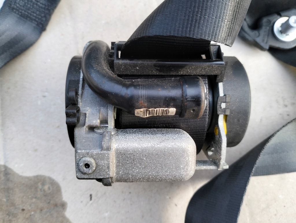 фото №8, Pas безопасности перед правый skoda rapid 13 rok