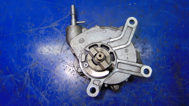 фото №1, Насос вакууму 2.2d4d corolla verso ii avensis