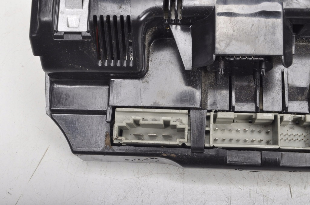 фото №7, Audi a6 c6 панель кондиционера 4f2820043t