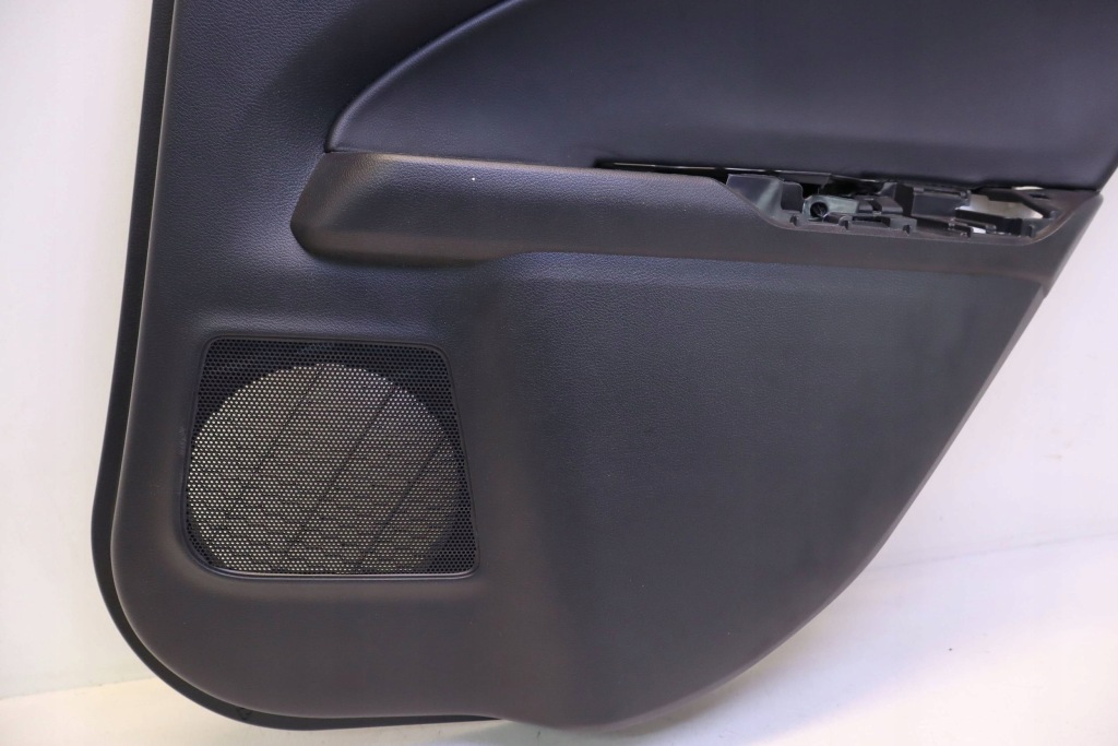 Обшивка оббивка двері правий задня задній lexus ux ux250h Ціна