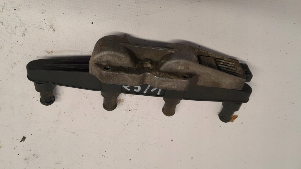 фото №1, Skoda felicia 1.3 катушка зажигания 047905104