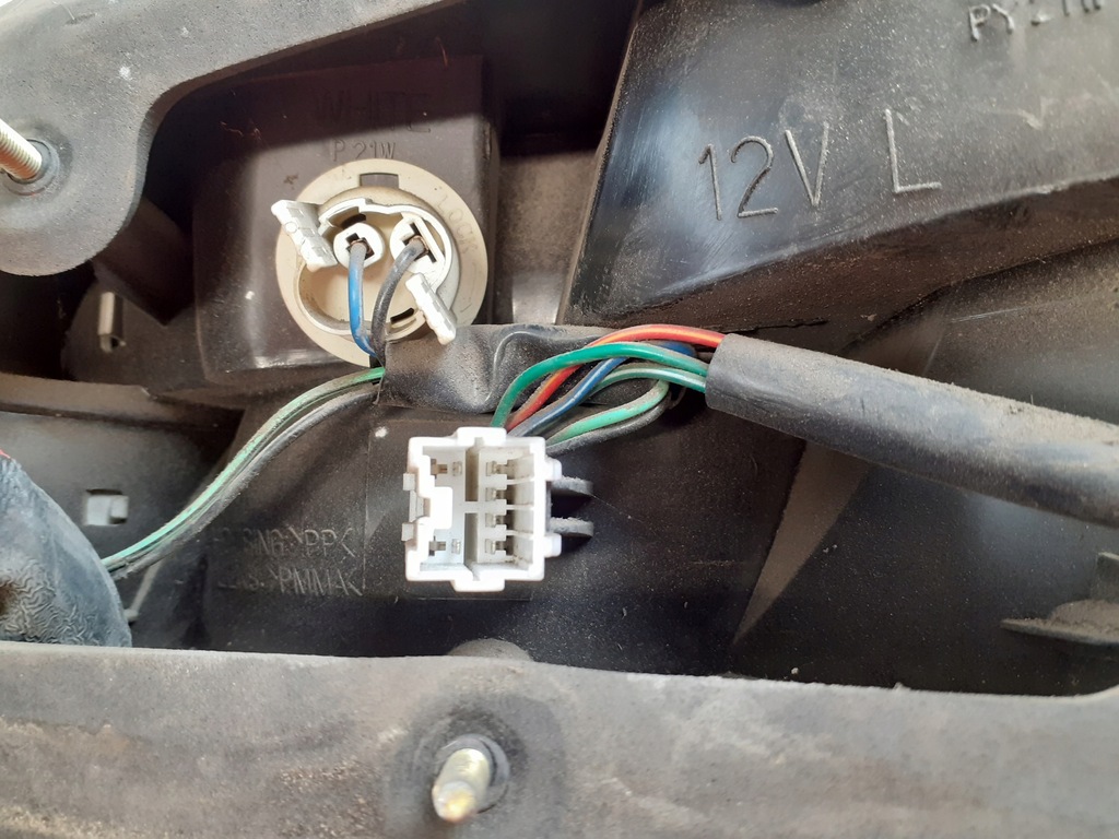 фото №10, Hyundai coupe i лампа задня права