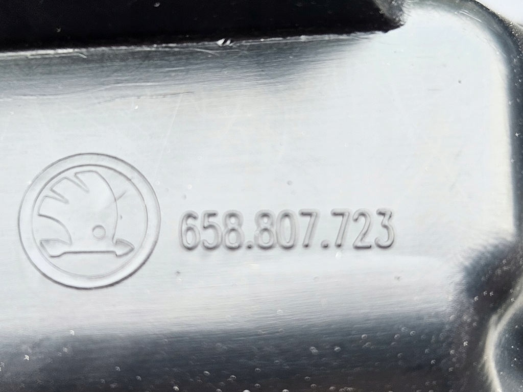фото №5, Skoda kamiq 658 кронштейн решётка радиатора левая правое 658807724 658807723 nowe oryg