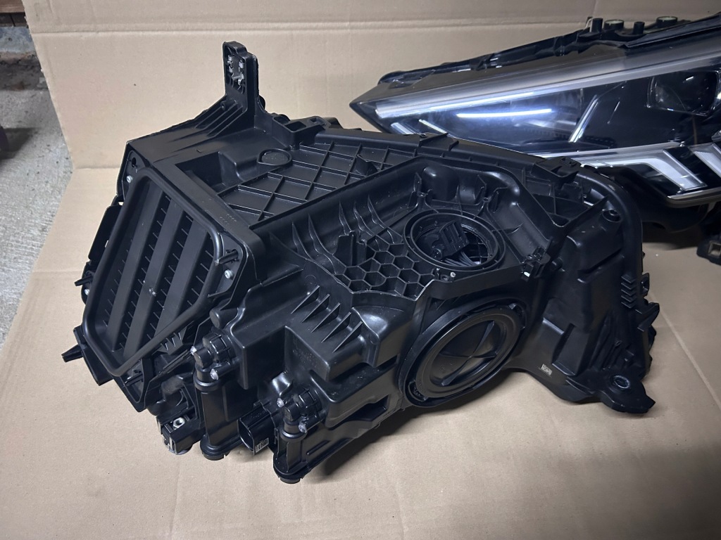 Купити Фара ліва правий audi q3 83a full led комплект європа