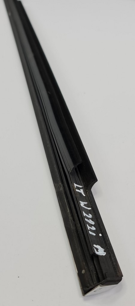 фото №5, Молдинг уплотнитель левый задняя mercedes w212