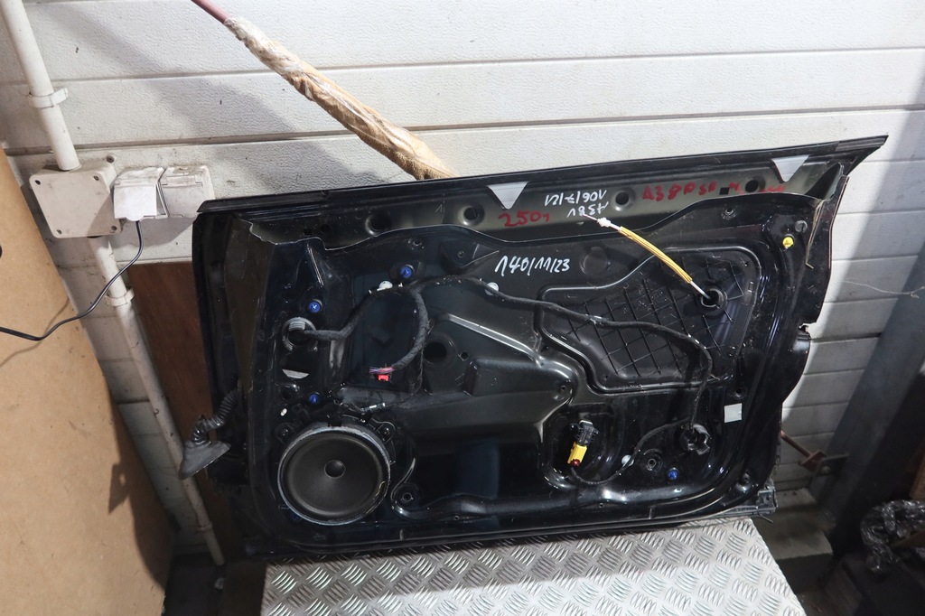 фото №11, Дверь правый перед audi a3 8p sportback