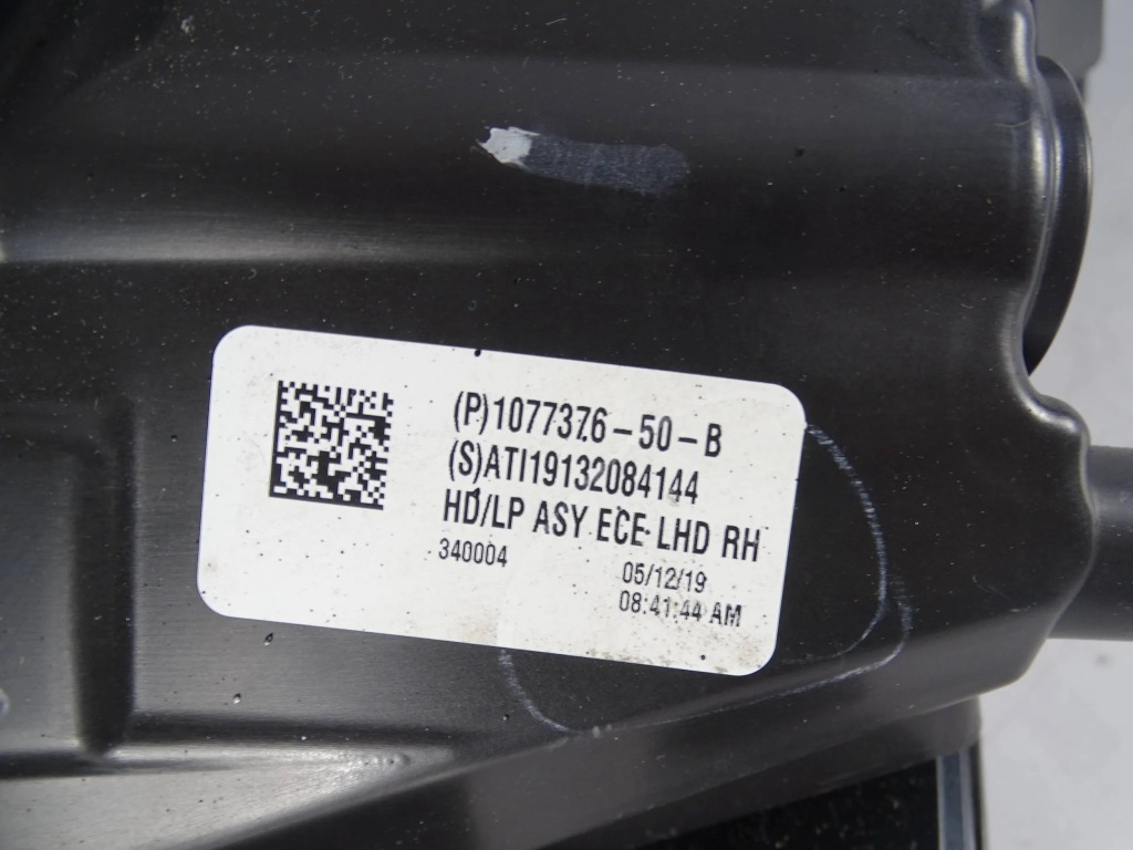 Фара перед передняя правый  tesla 3 full led Киев