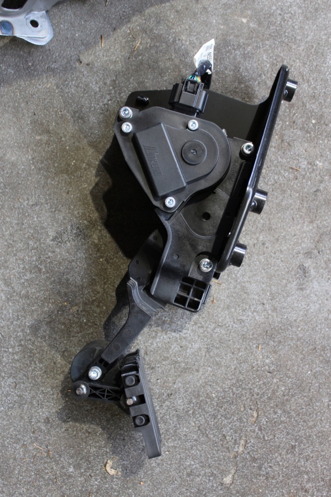 фото №1, Infiniti q60 2.0 turbo потенціометр газу педаль