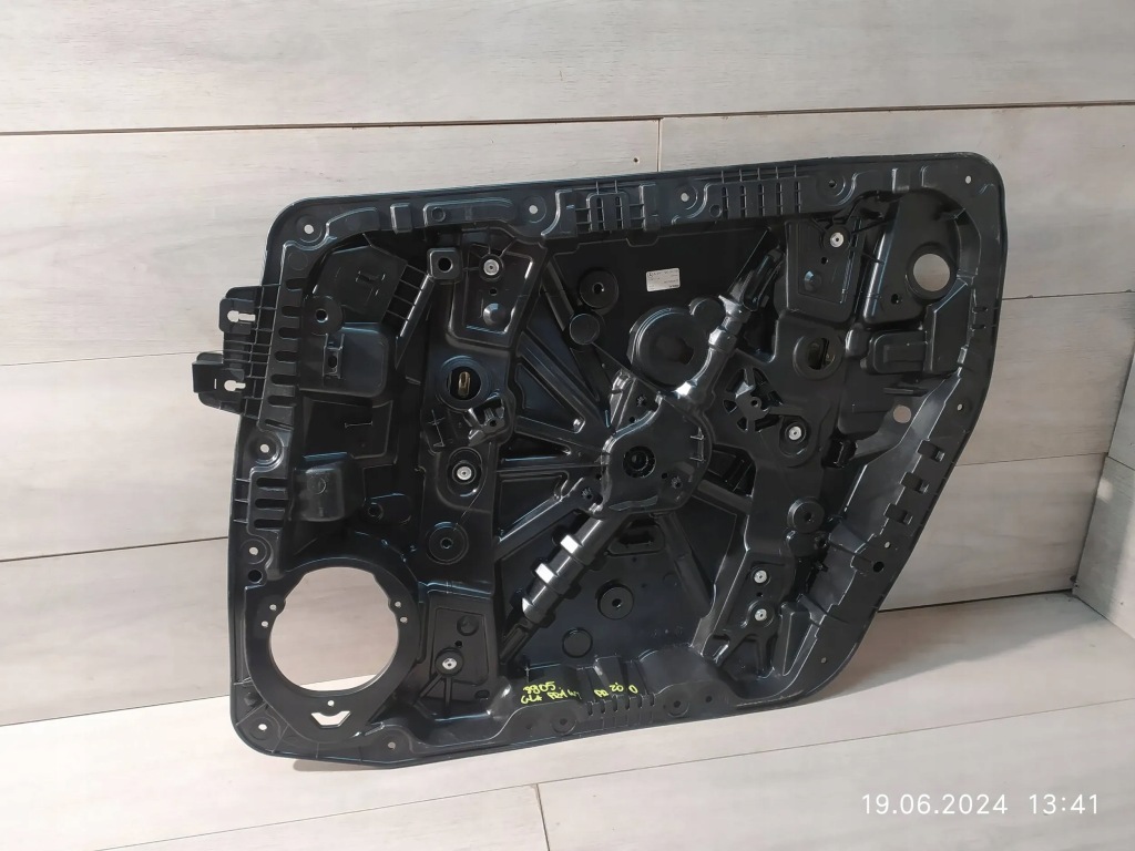 Купити 8905. mercedes gla w247 підйомники скло правий перед a2477202006