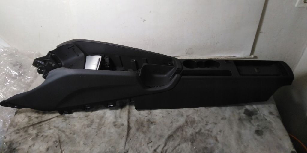 фото №1, Audi tt 8j туннель средний 2 элементы телефон 08r