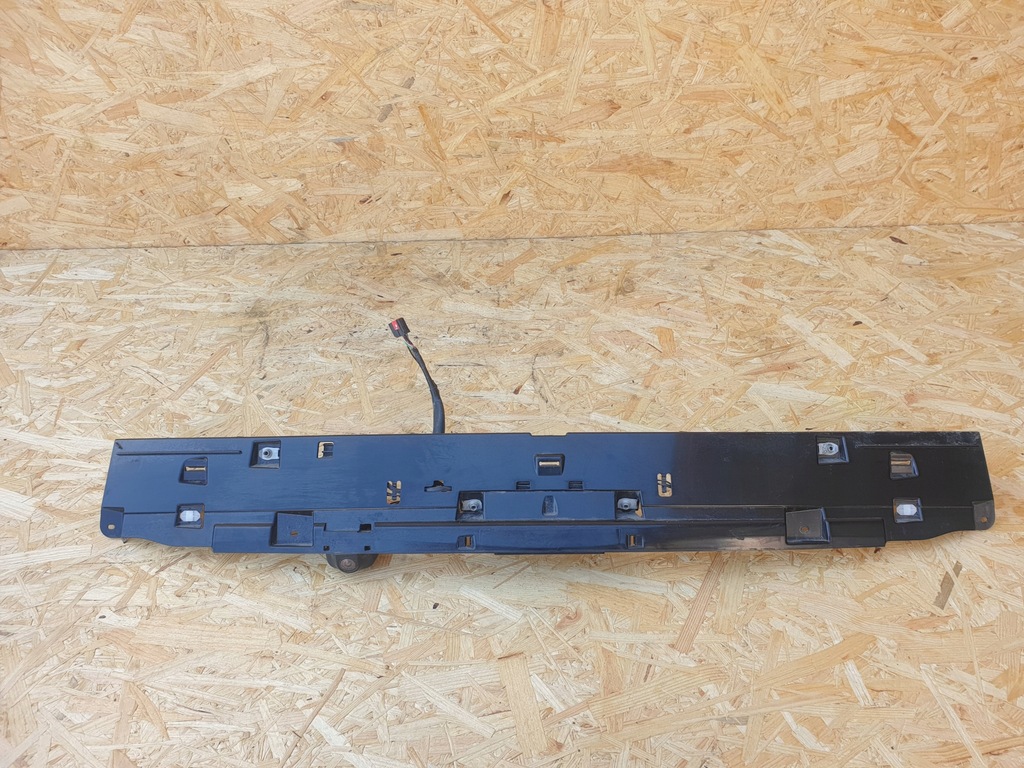 фото №1, Dodge grand caravan накладка кришки багажника камера