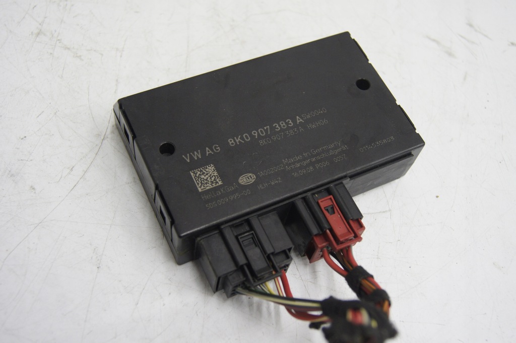 фото №1, Audi a4 b8 kombi модуль фаркоп буксировочный