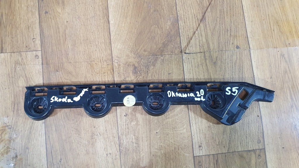 фото №1, Octavia 4 iv 2020- направляющая бампера задняя правый