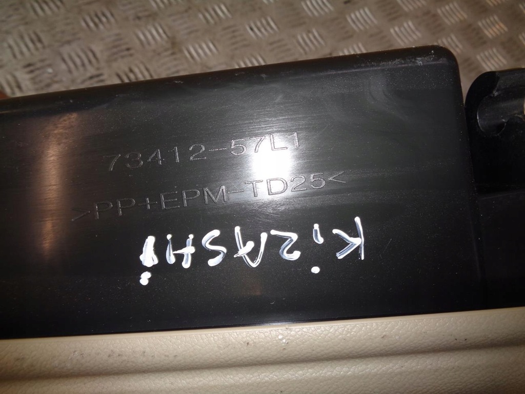 фото №7, Бардачок пассажира светлый suzuki kizashi 09- europa