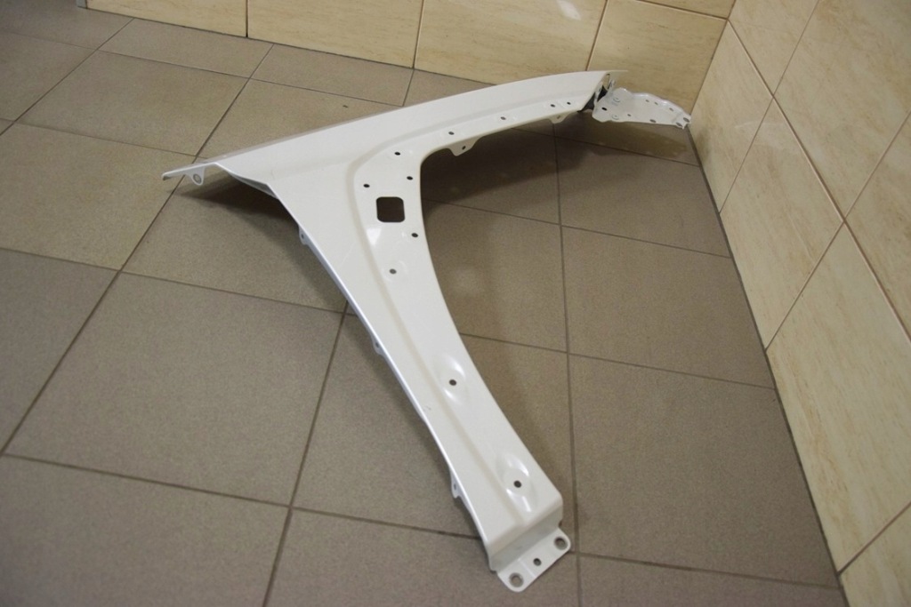 Lexus ux 250h f sport 18-r. 300e передний крыло  перед Оригинал