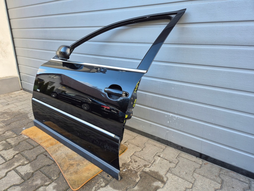 Vw passat b5 рестайлінг  двері передні ліва комплект  l041 Ціна