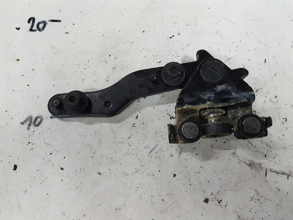 фото №2, Ford b-max 12r- ролик петля двері ліва задня