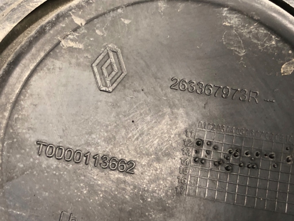 Решітка бампера перед renault clio iv kombi Недорого