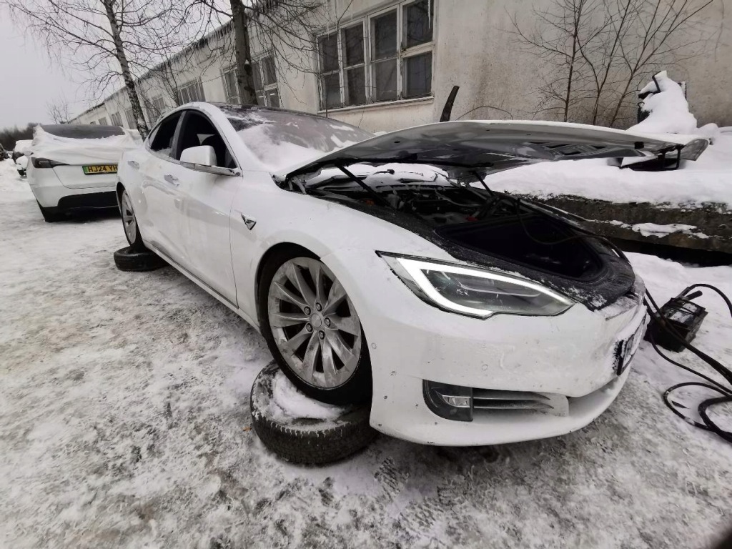 Tesla model s модуль abs 2021 103779700d 1037797-00-d, 2265106527, 026595639 с Разборки