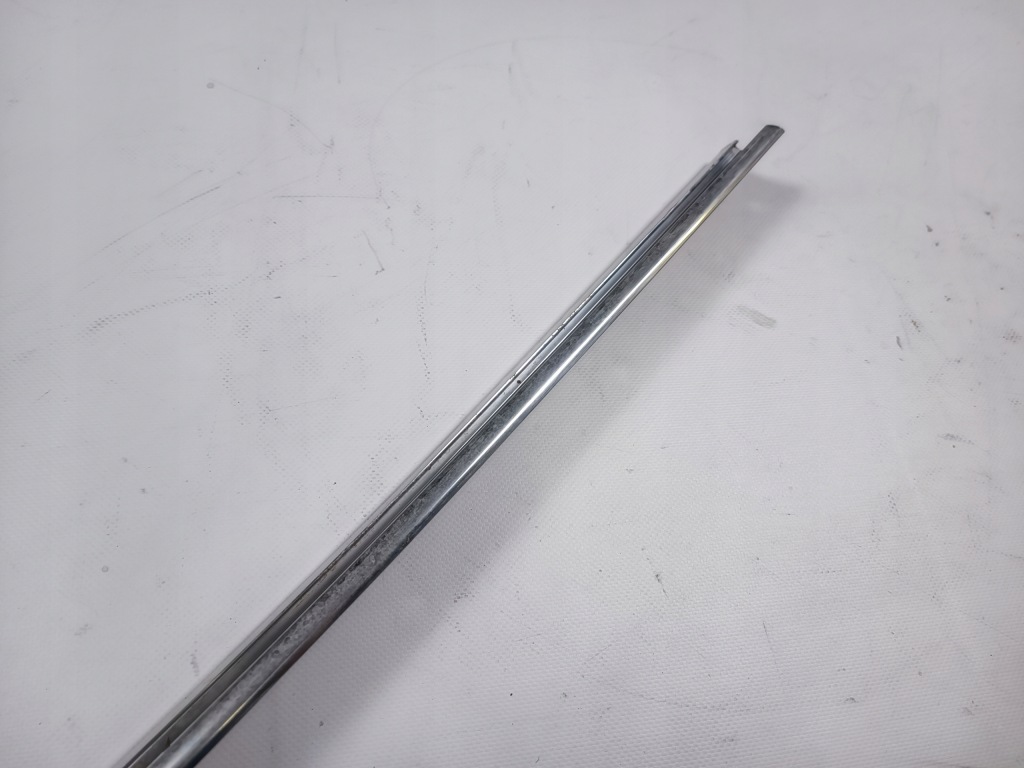 Молдинг хром левая nad стекло mercedes sl r107 в Украине