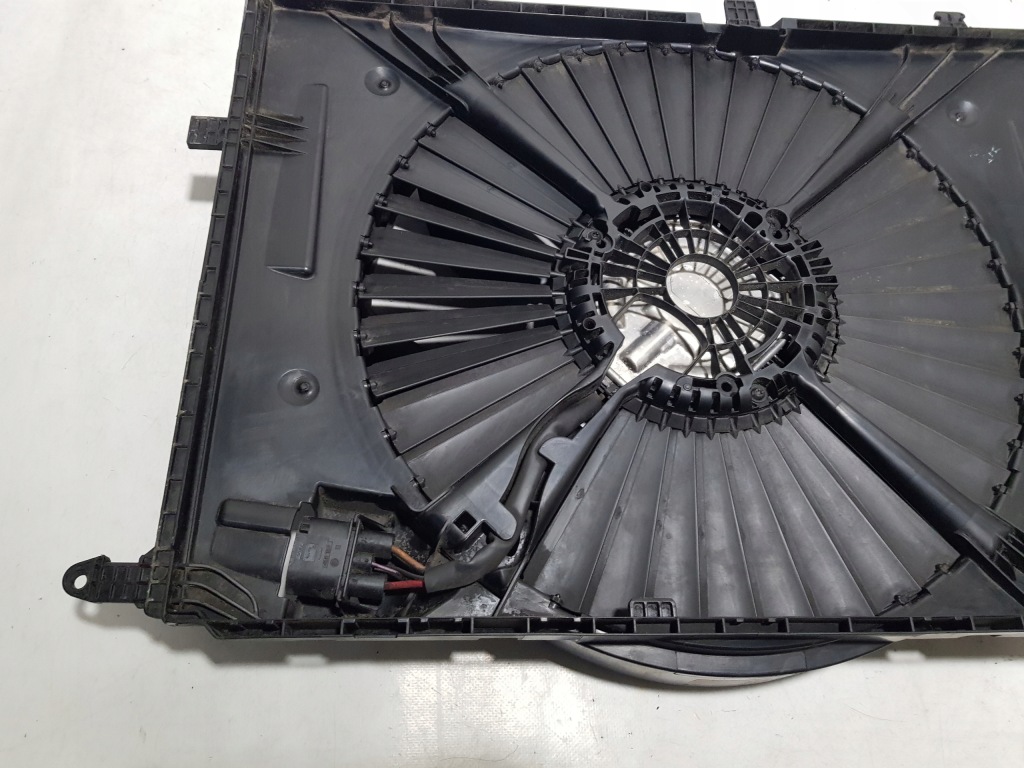 Вентилятор радіатора mercedes w205 cla w117 gla w156 glc x253 x253 w213 Зі Шроту