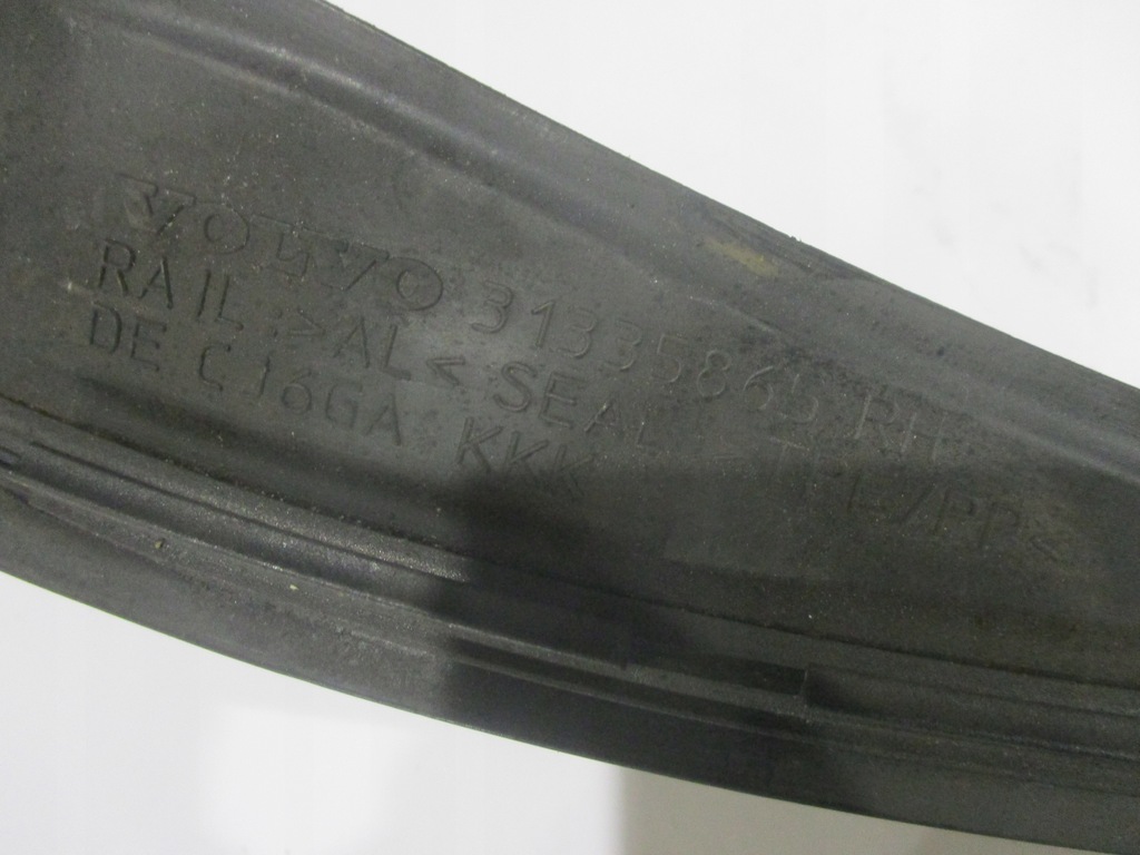 фото №15, Молдинг стекло лобовое правая перед volvo s60 ii 31335865