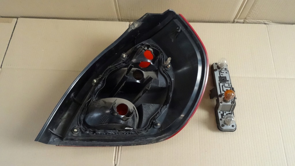 фото №5, Almera n16 лампа левый задняя hb