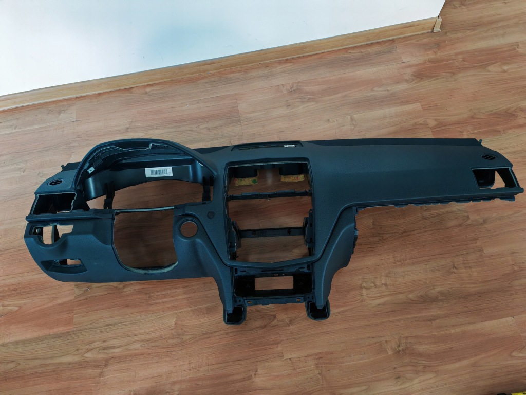 фото №13, Приборная панель приборная панель  приборная панель mercedes w204 c klasa оригинал a2046803787