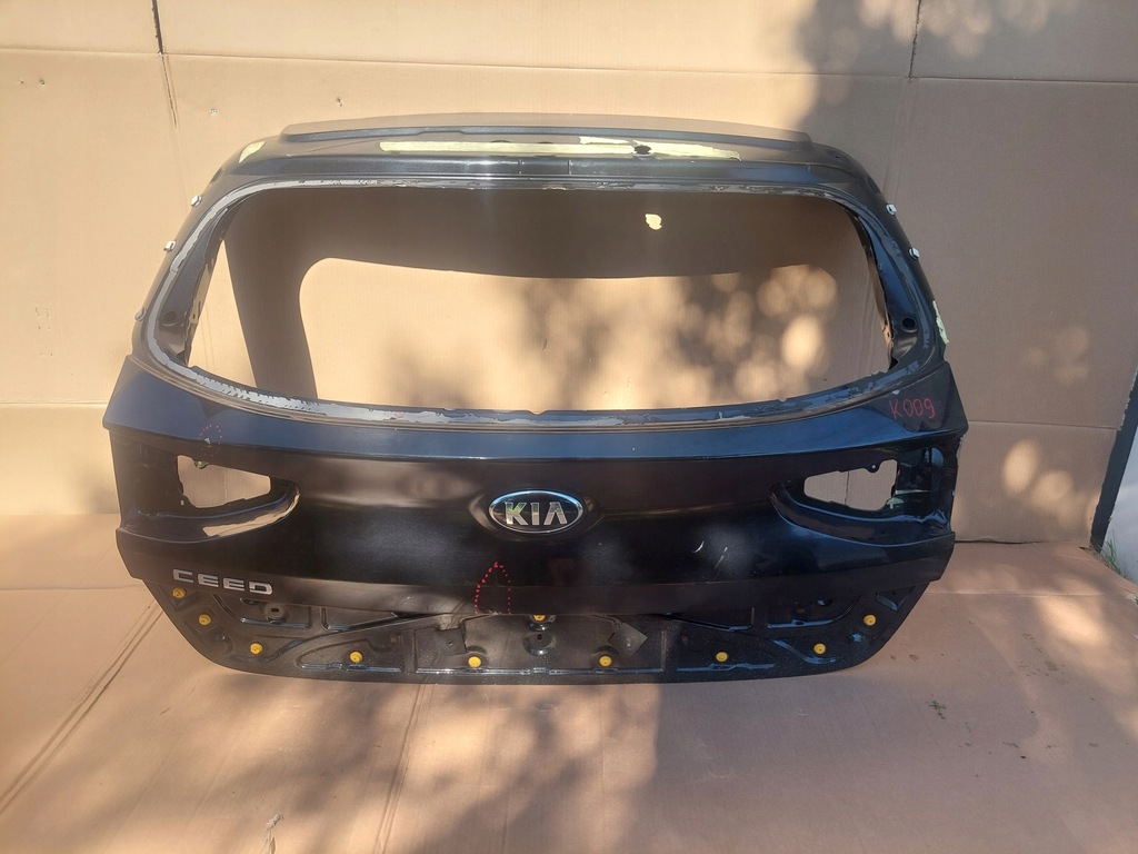фото №1, Kia ceed iii hb 18r . крышка багажника задняя k009