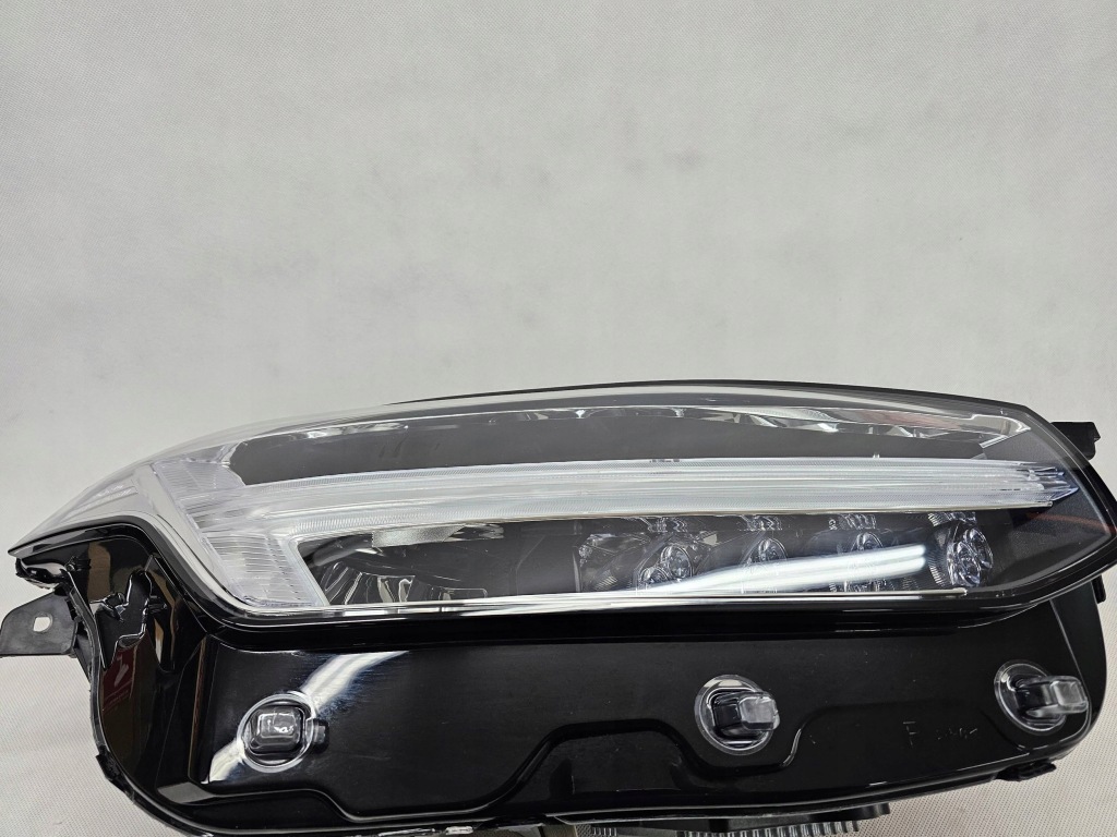 Volvo xc90 2 2015+ фара перед правий full led active high beam 31677039 в Україні
