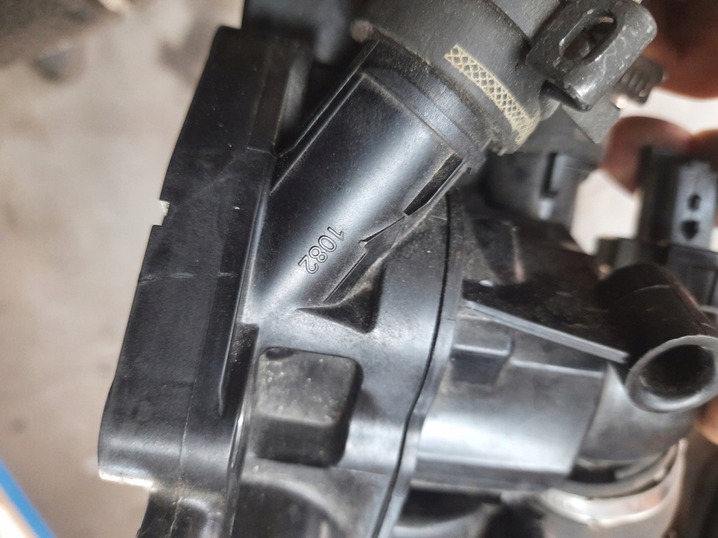 фото №8, Peugeot 5008 1.6 thp корпус термостата дроти